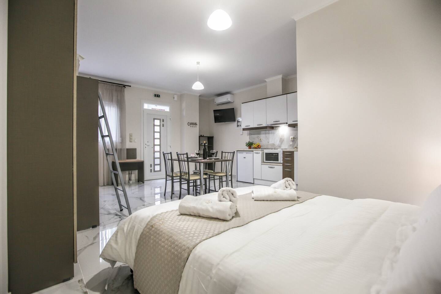 Del Sol Meteora Luxurious Family Suites #2 — 1