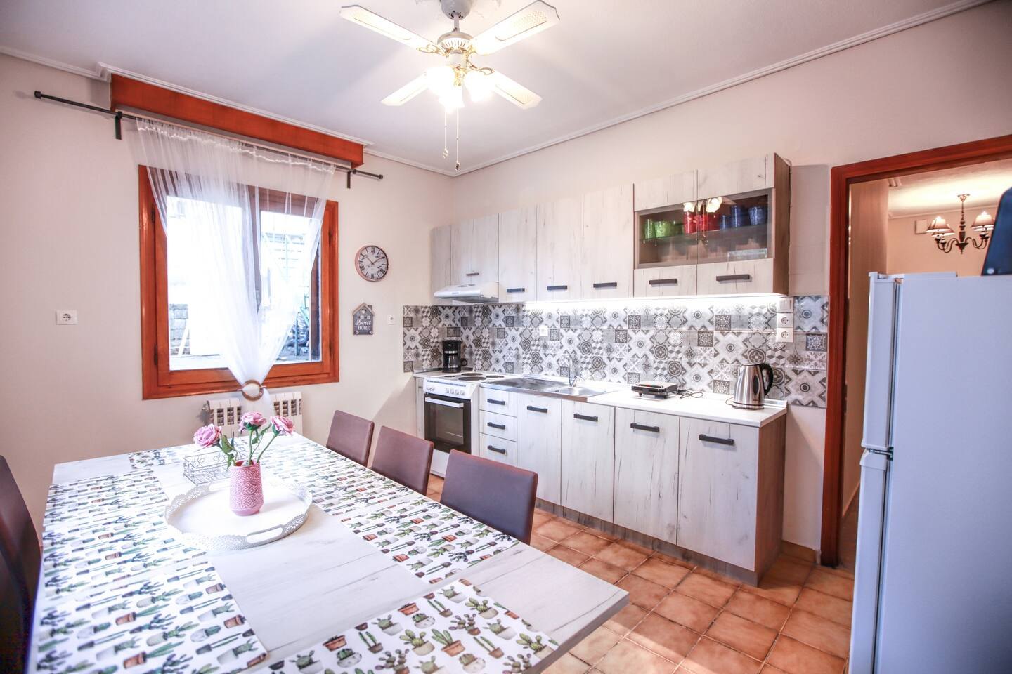 Only yours Meteora Family House