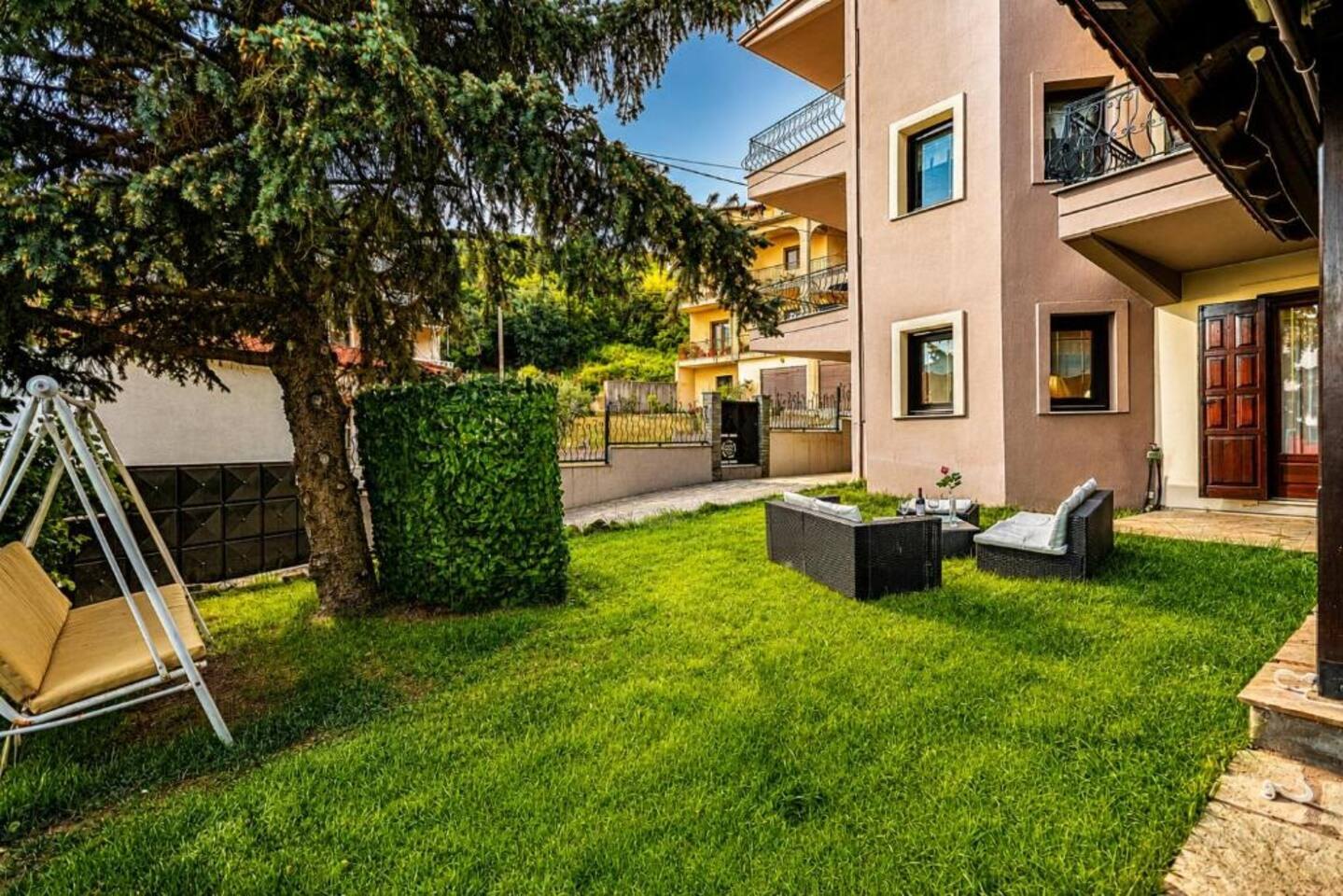Meteora Breeze Studio

 — 3